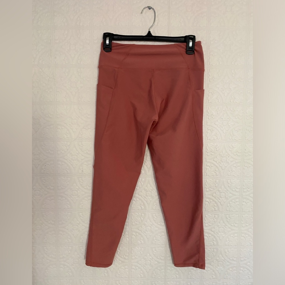 COPY - Kinesis | coral capri leggings with side pocket | Small - Picture 2 of 3